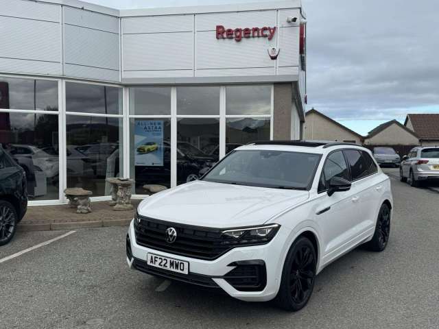 2022 Volkswagen Touareg 3.0 V6 Black Edition Tdi A